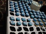 Cupcakes and cake to celebreate Drupal 8 release. At php[world] 2015.